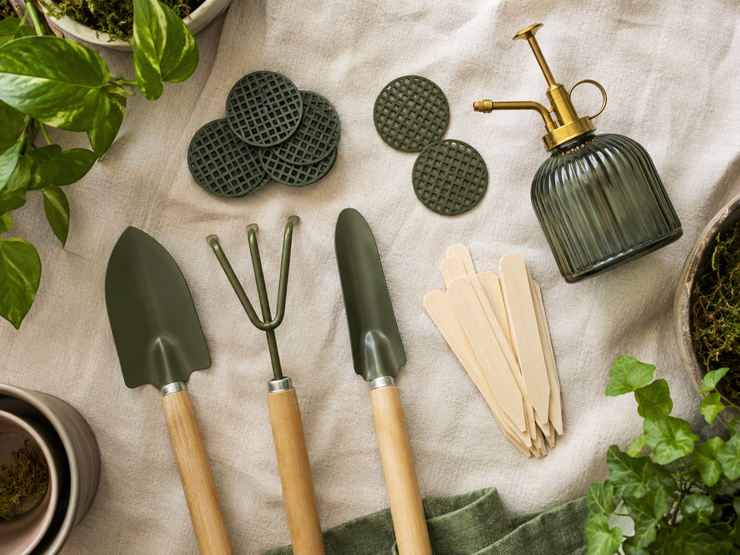 Container Gardening Kit — Made for balconies, pots and small spaces.