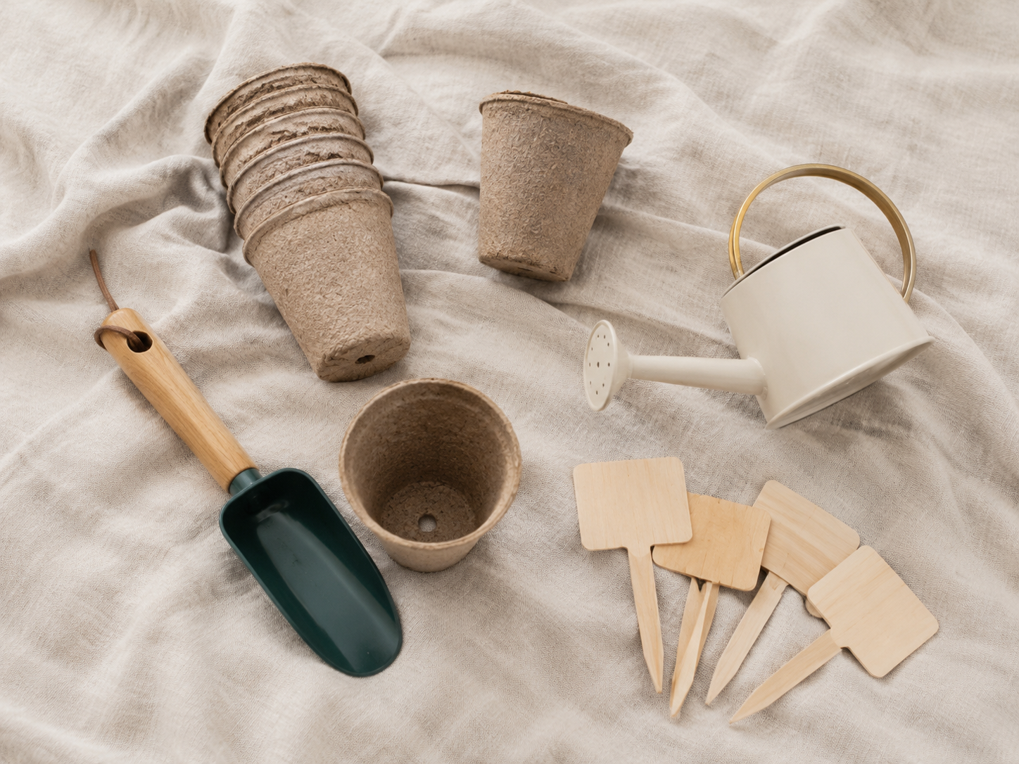 Seedling & Pot Starter Set — A tidy potting-up station. No seeds or soil included.